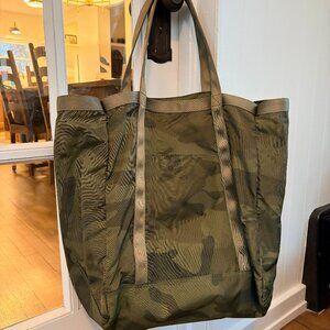 Abercrombie  Camo Canvas Bag